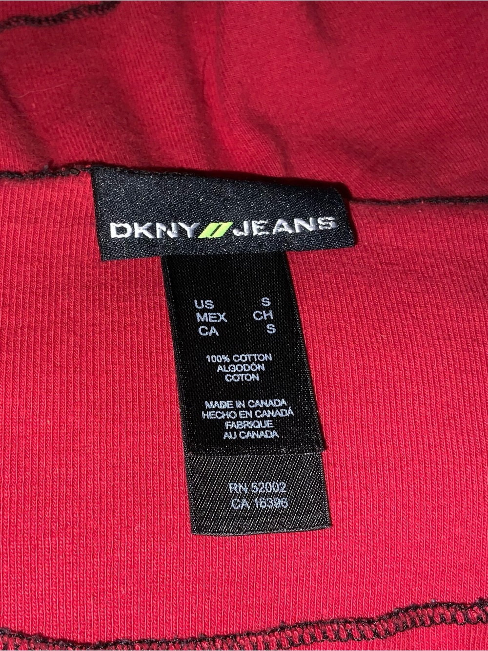 Vintage DKNY Jeans Y2K Red NYC Graphic T-Shirt Top S Cotton Made in Canada Fitte - Picture 9 of 11